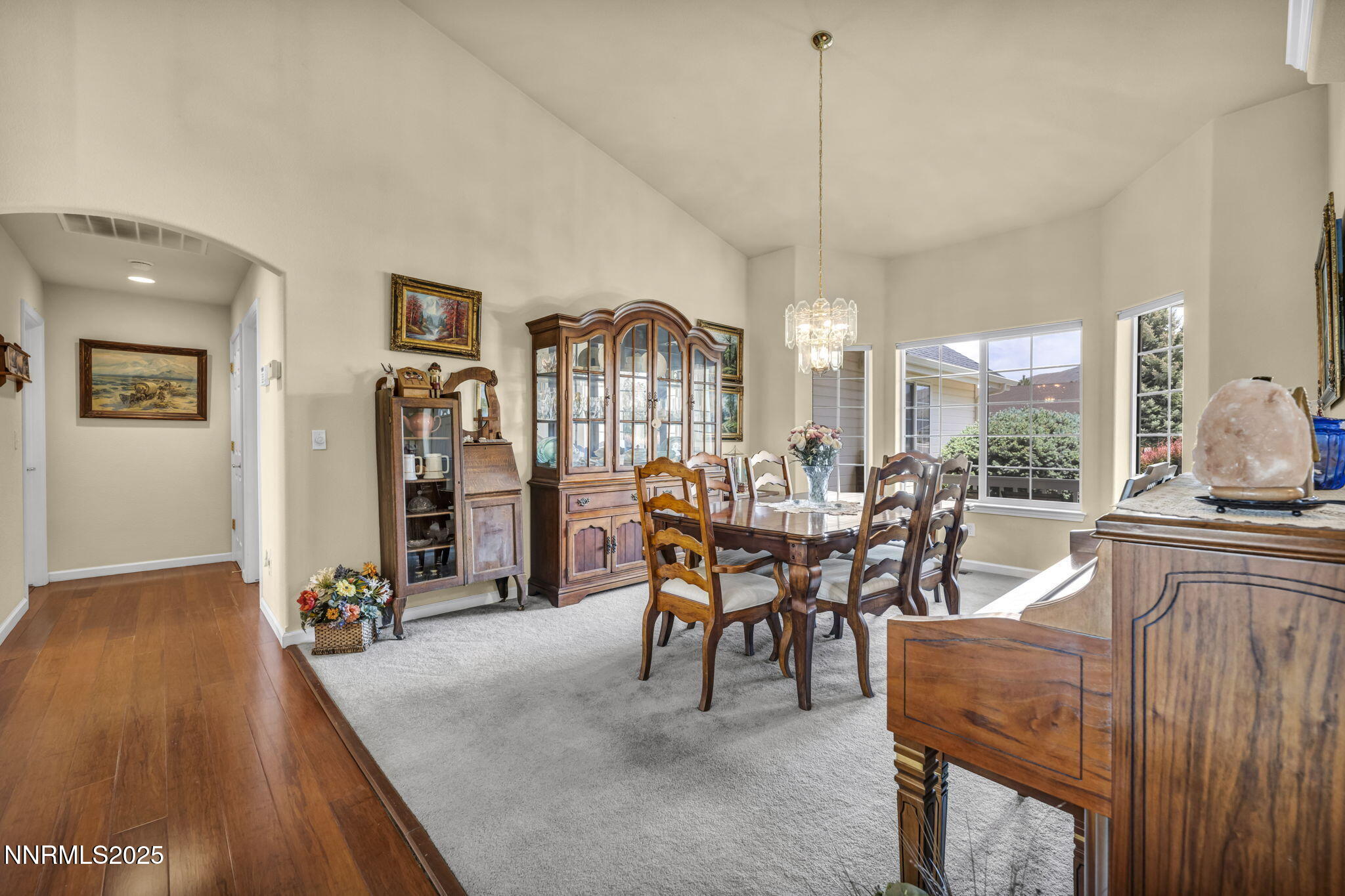 2866 La Cresta Circle