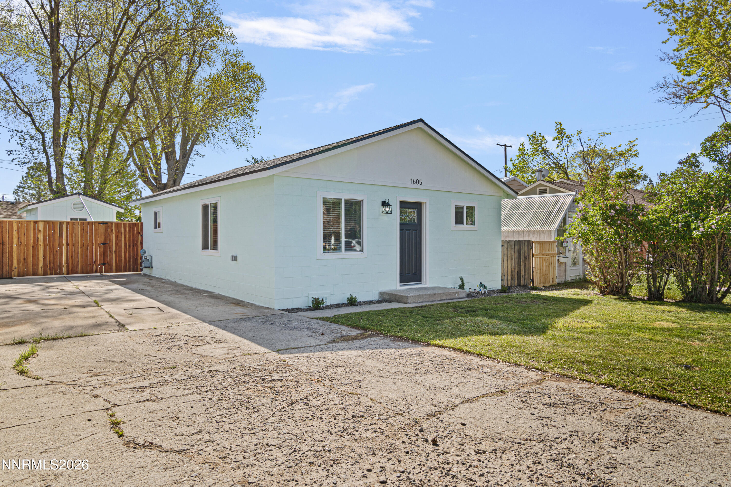 1605 N Division Street