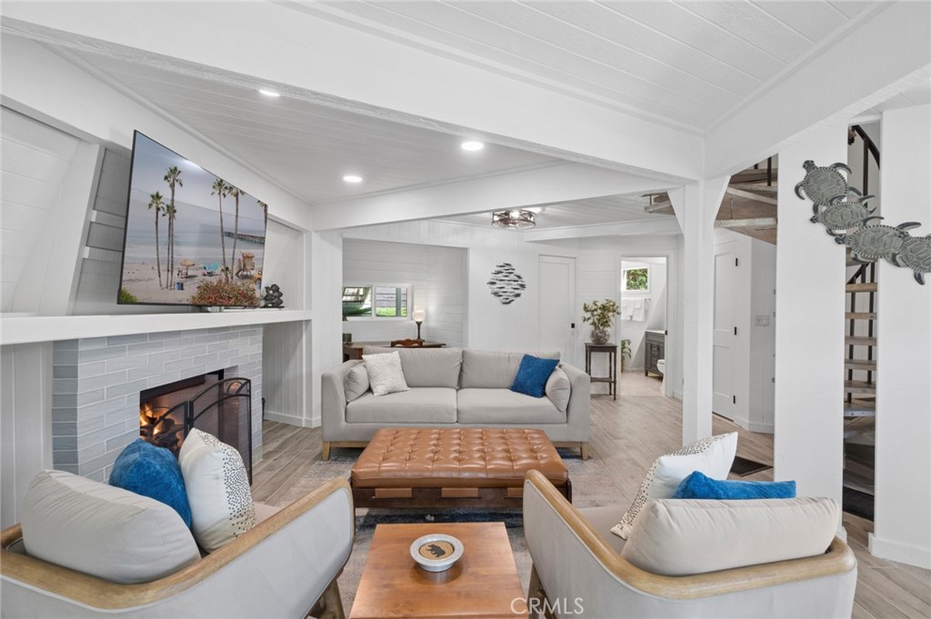 1108 Keller Way