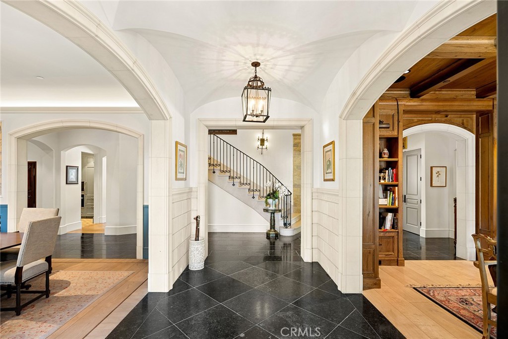 7 Oakmont Lane