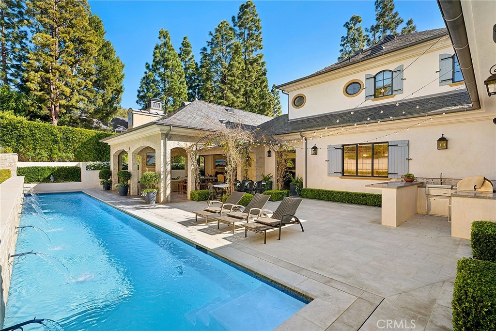 7 Oakmont Lane