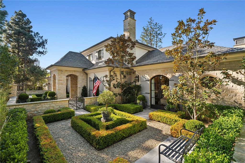 7 Oakmont Lane
