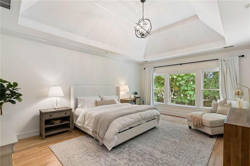 2423 Loxford Lane