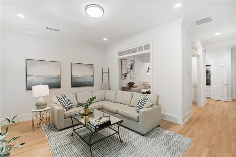 2423 Loxford Lane