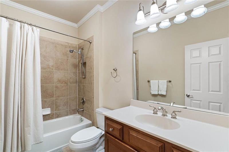2423 Loxford Lane