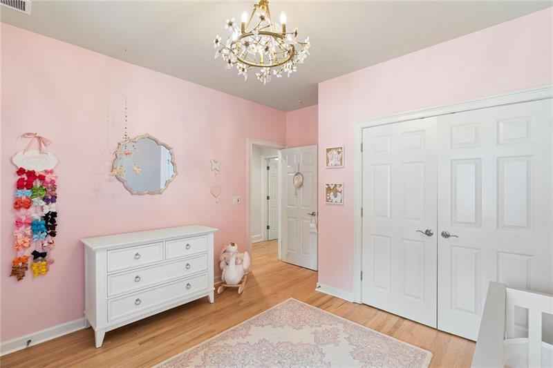 2423 Loxford Lane