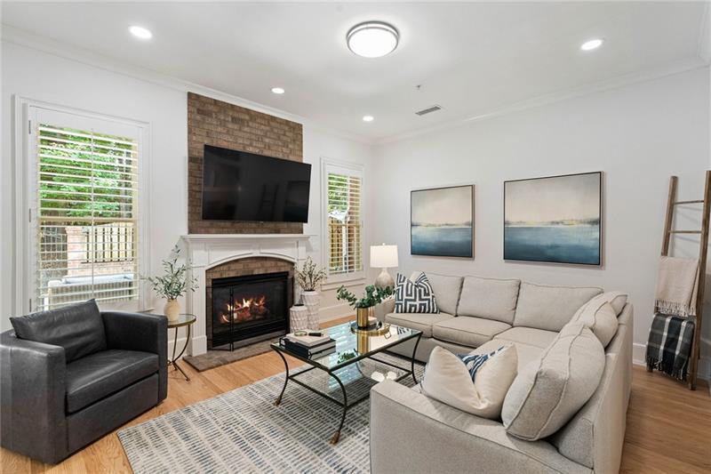 2423 Loxford Lane