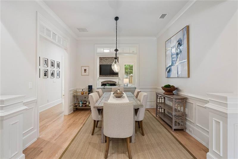 2423 Loxford Lane