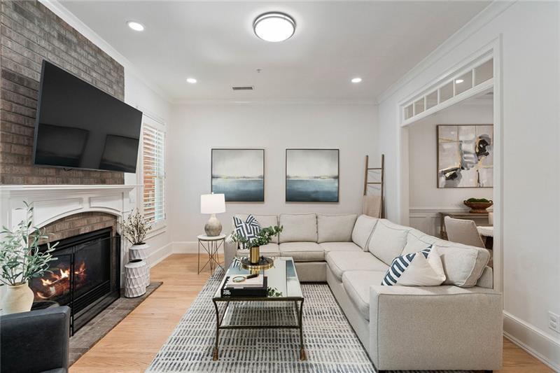 2423 Loxford Lane