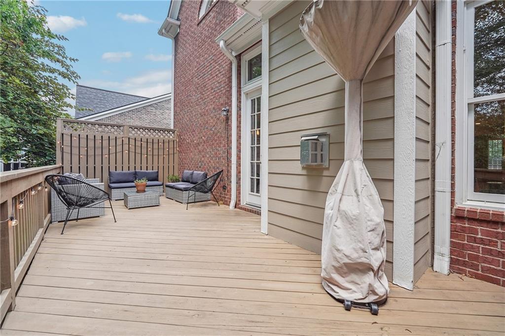 2416 Loxford Lane