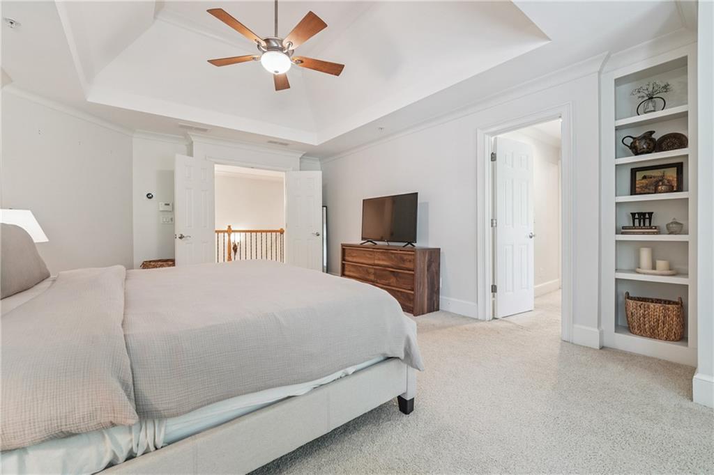 2416 Loxford Lane