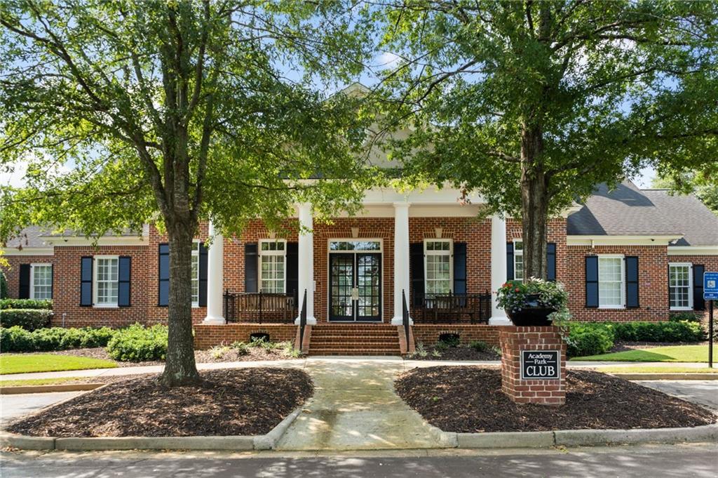 2416 Loxford Lane