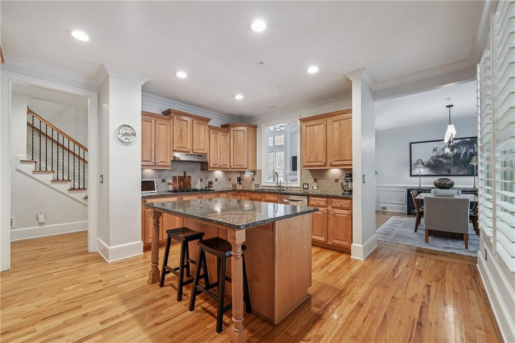 2416 Loxford Lane