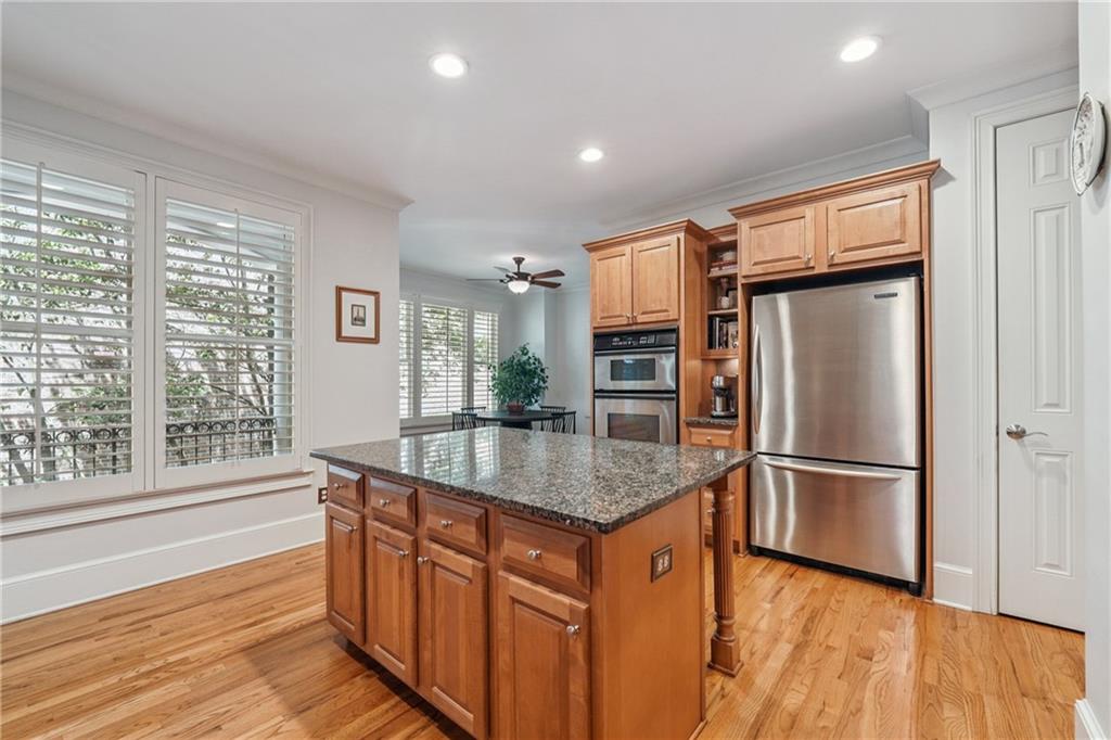 2416 Loxford Lane