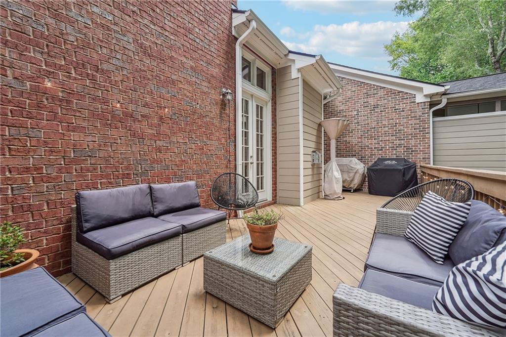 2416 Loxford Lane