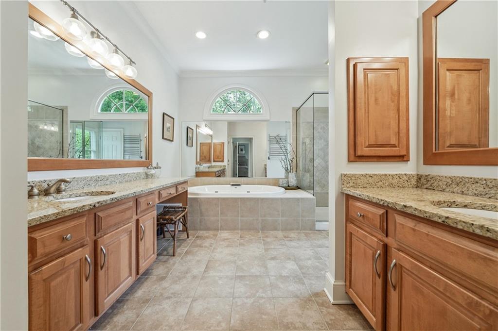 2416 Loxford Lane