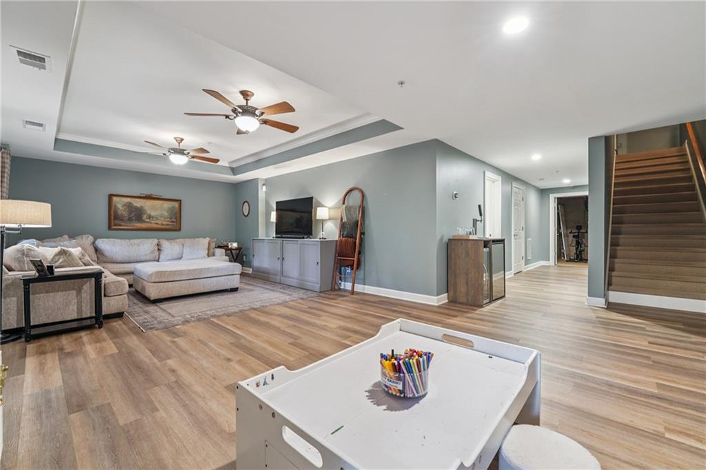 2416 Loxford Lane