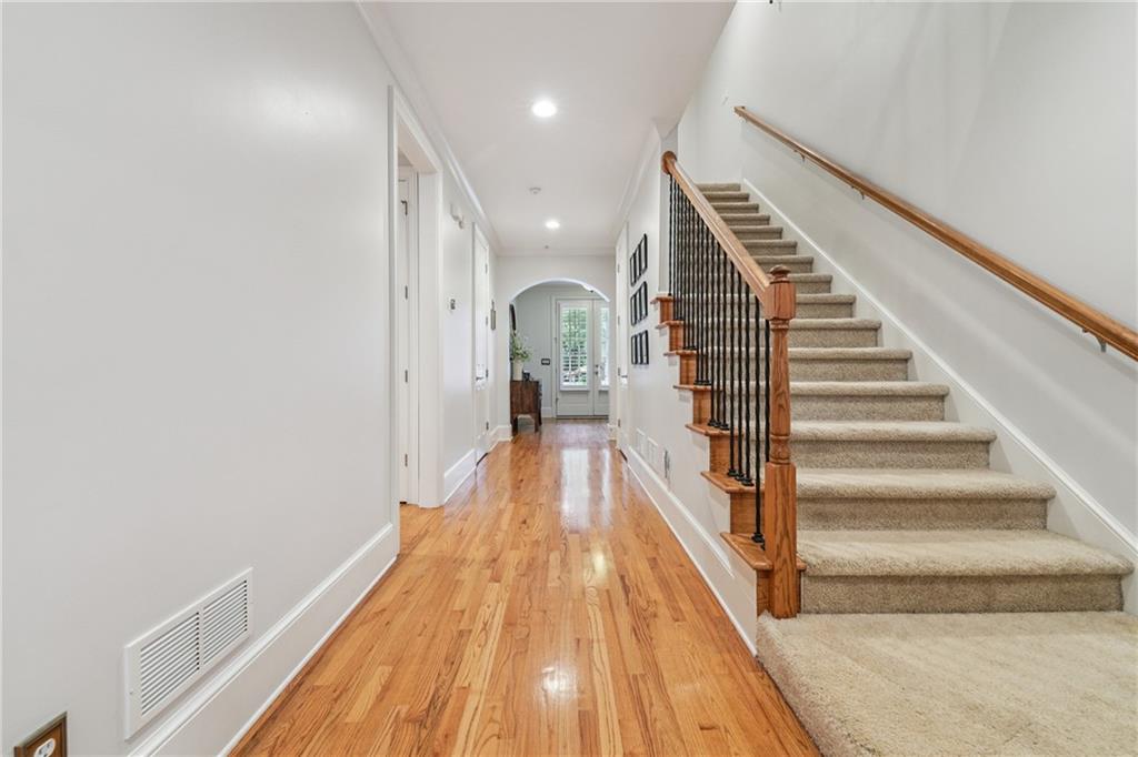 2416 Loxford Lane