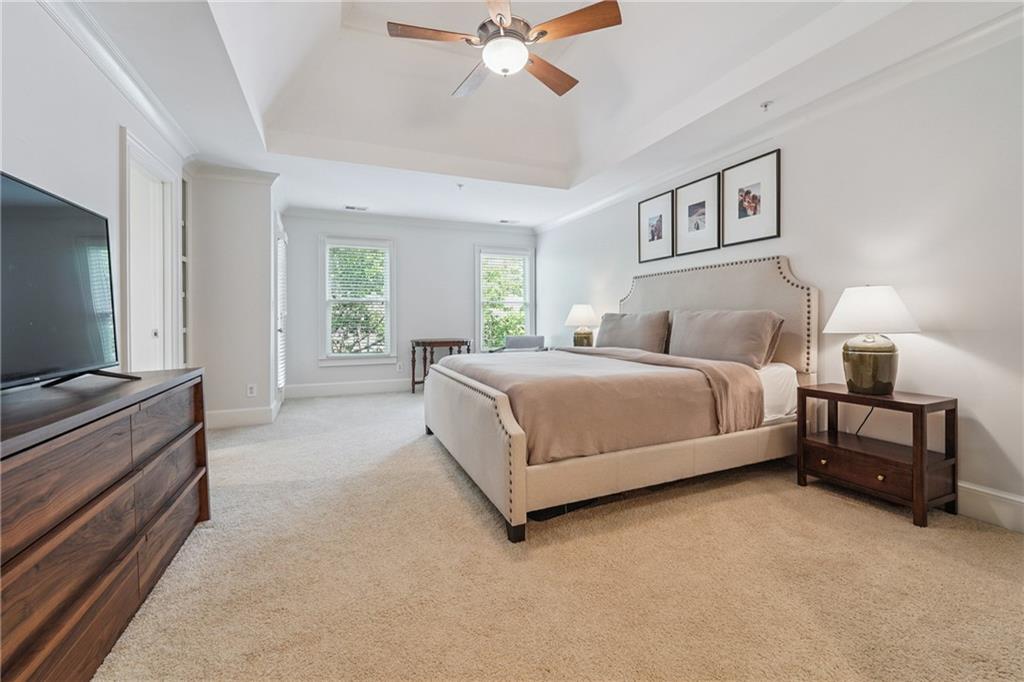 2416 Loxford Lane
