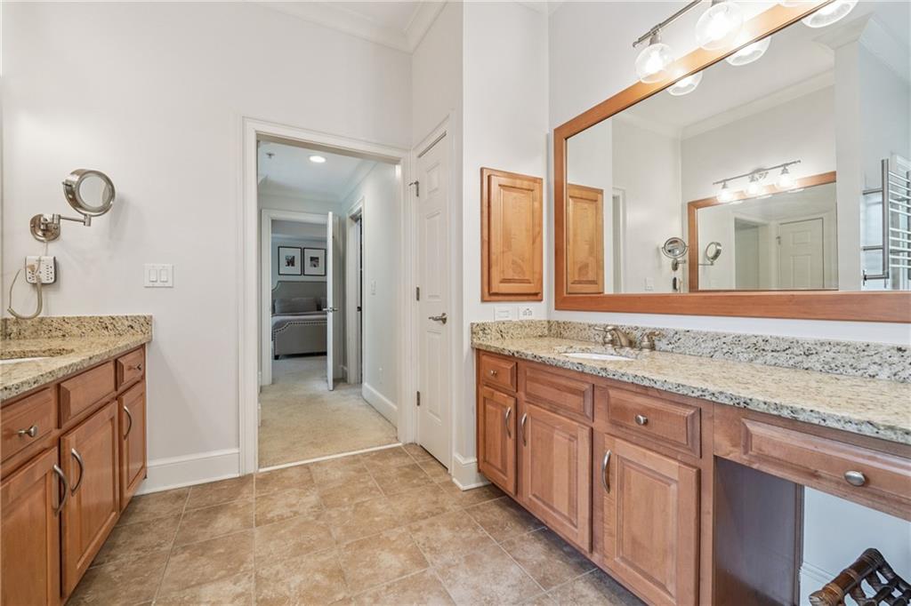 2416 Loxford Lane