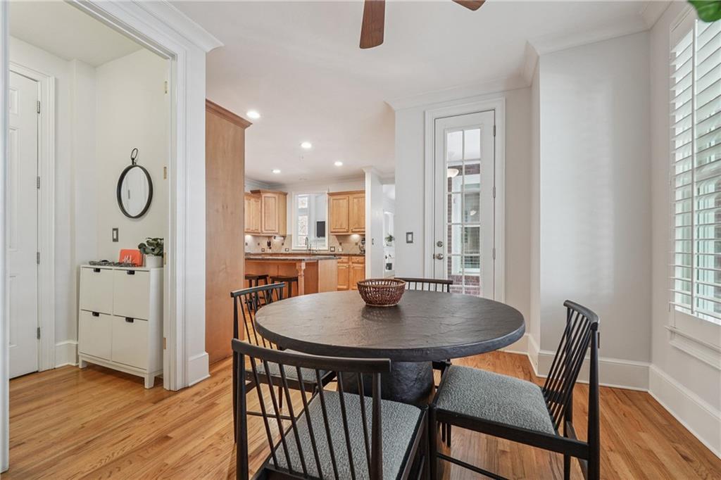 2416 Loxford Lane