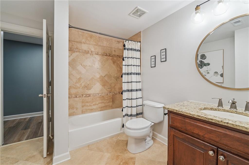 2416 Loxford Lane
