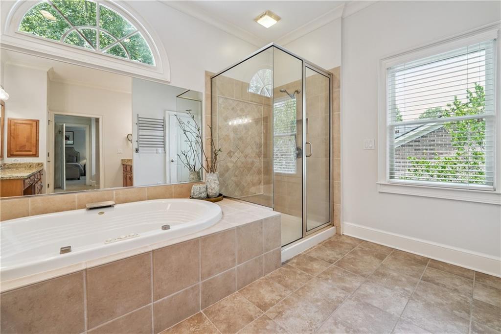 2416 Loxford Lane