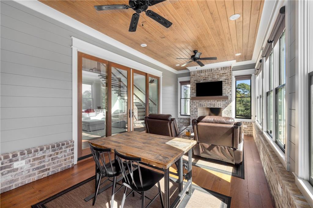 938 Austin Road