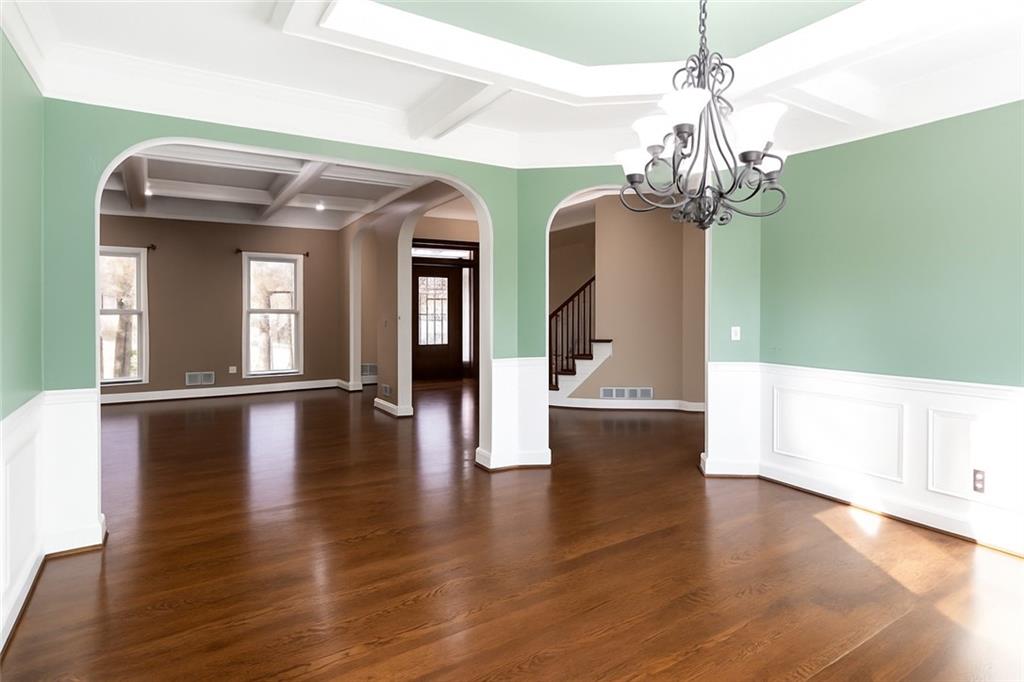 11925 Stradford Wood