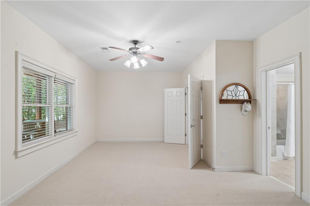 2404 Loxford Lane