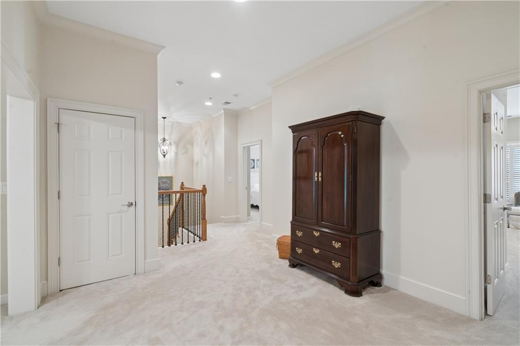 2404 Loxford Lane