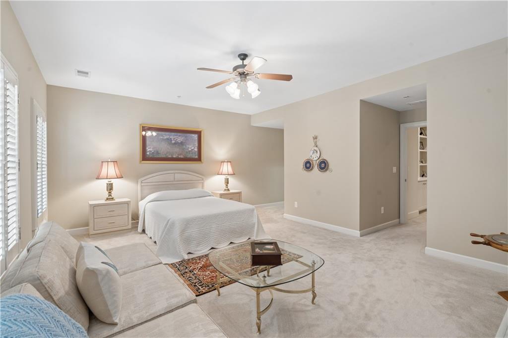 2404 Loxford Lane