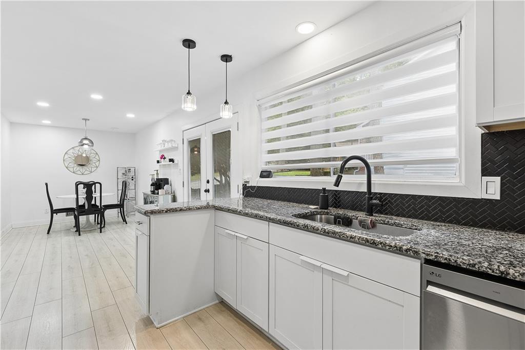 700 Cedar Knoll Drive
