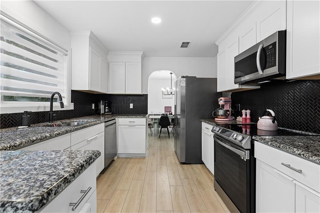 700 Cedar Knoll Drive