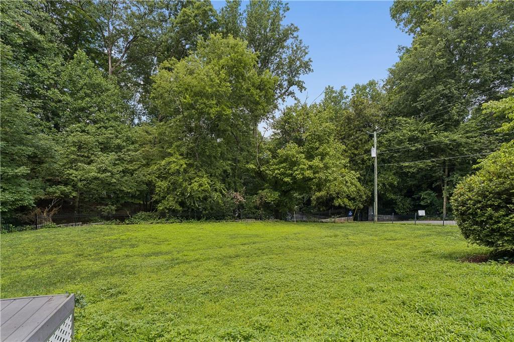 1055 Lee Circle NE