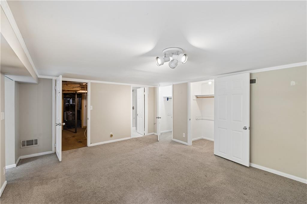 1055 Lee Circle NE