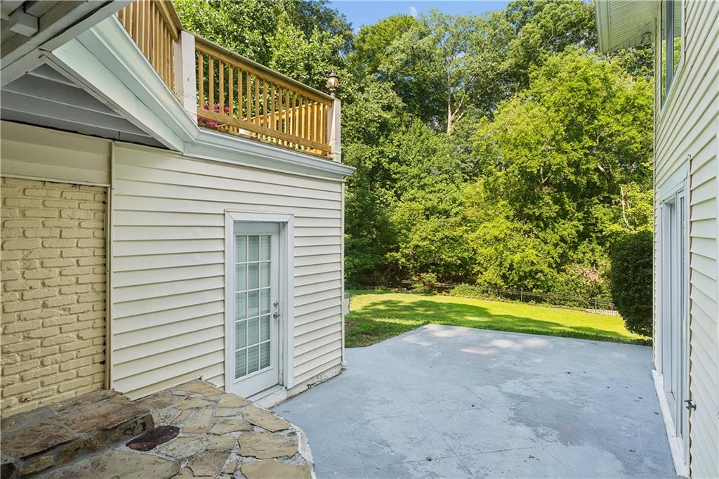 1055 Lee Circle NE