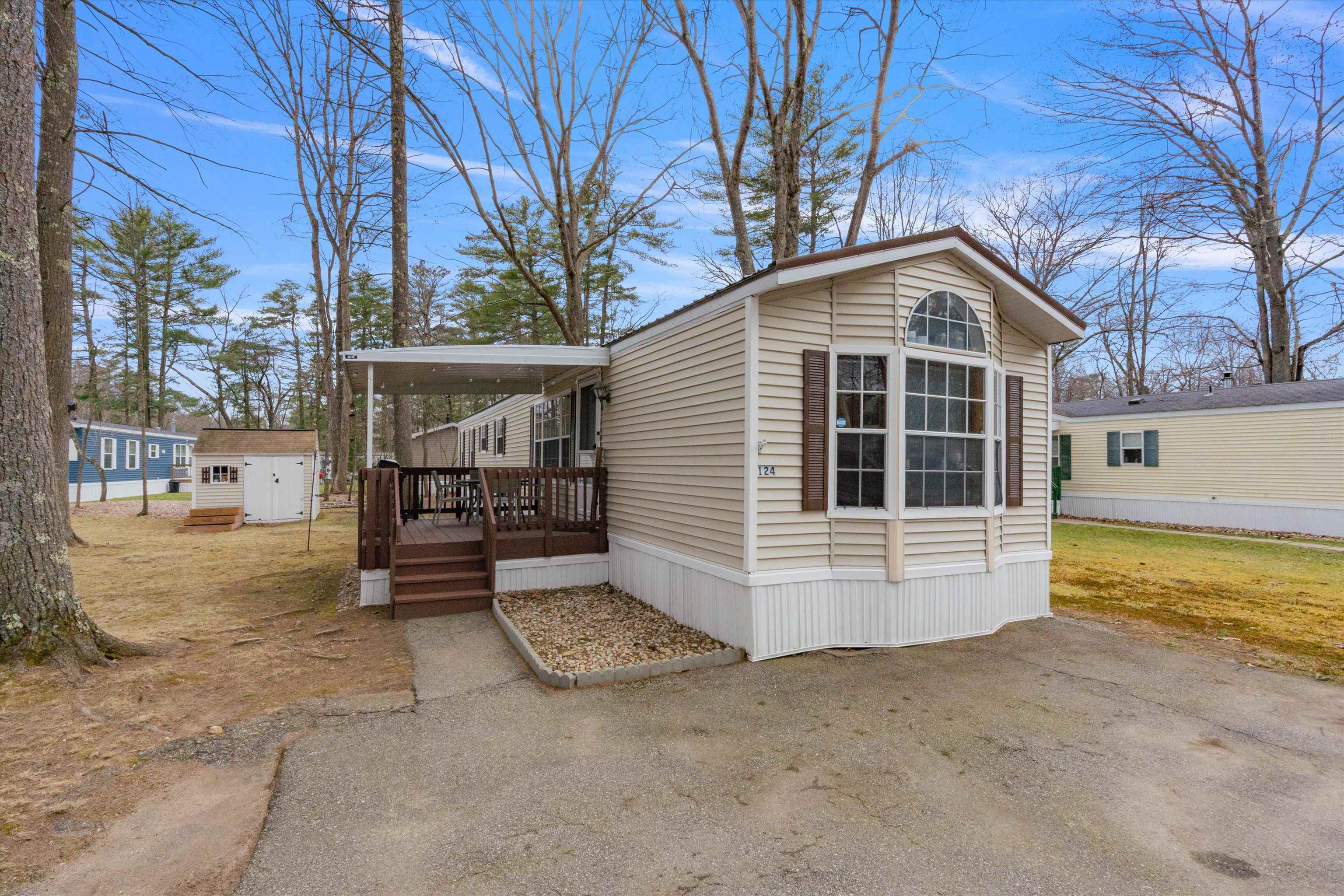 124 Colonial Village