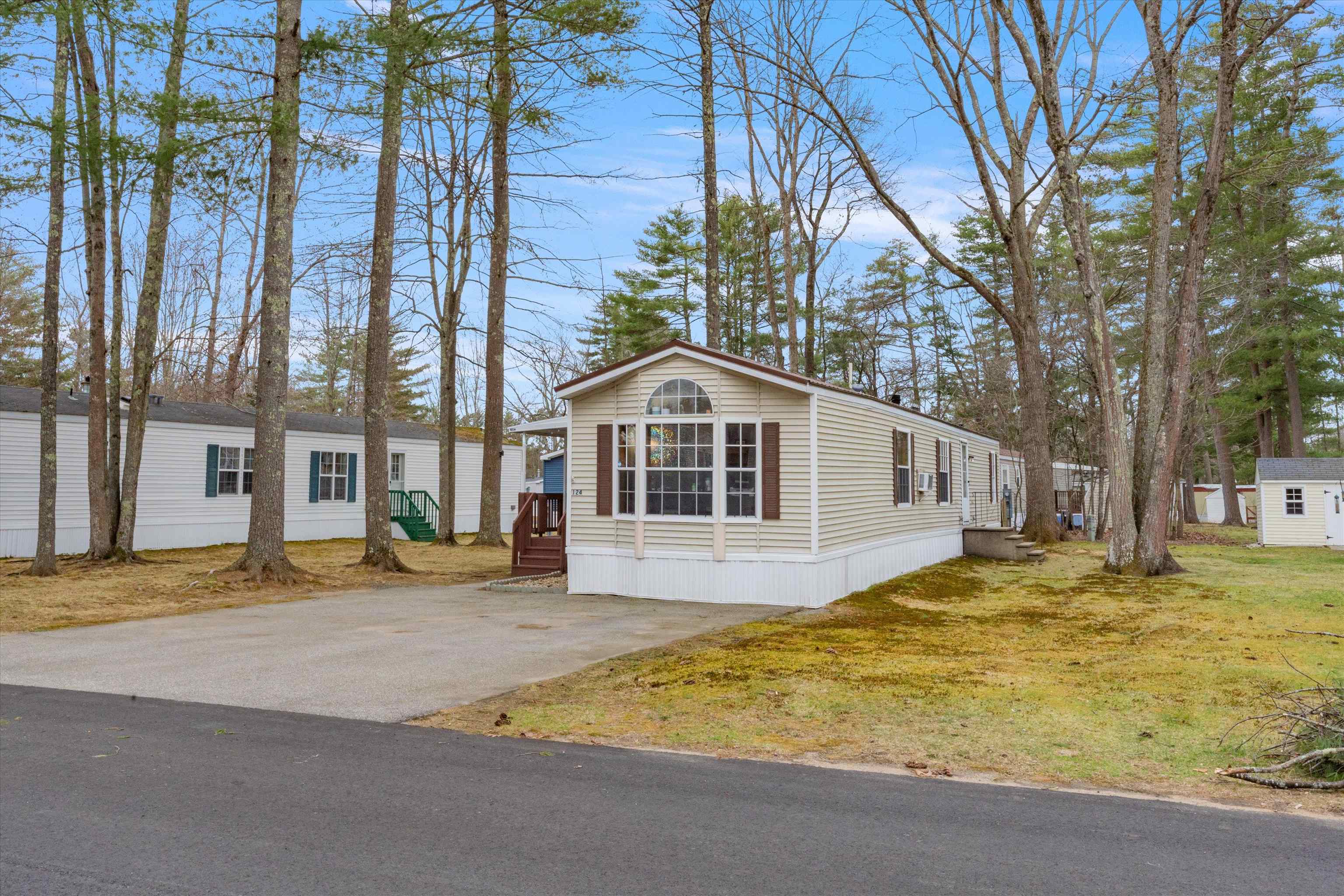 124 Colonial Village