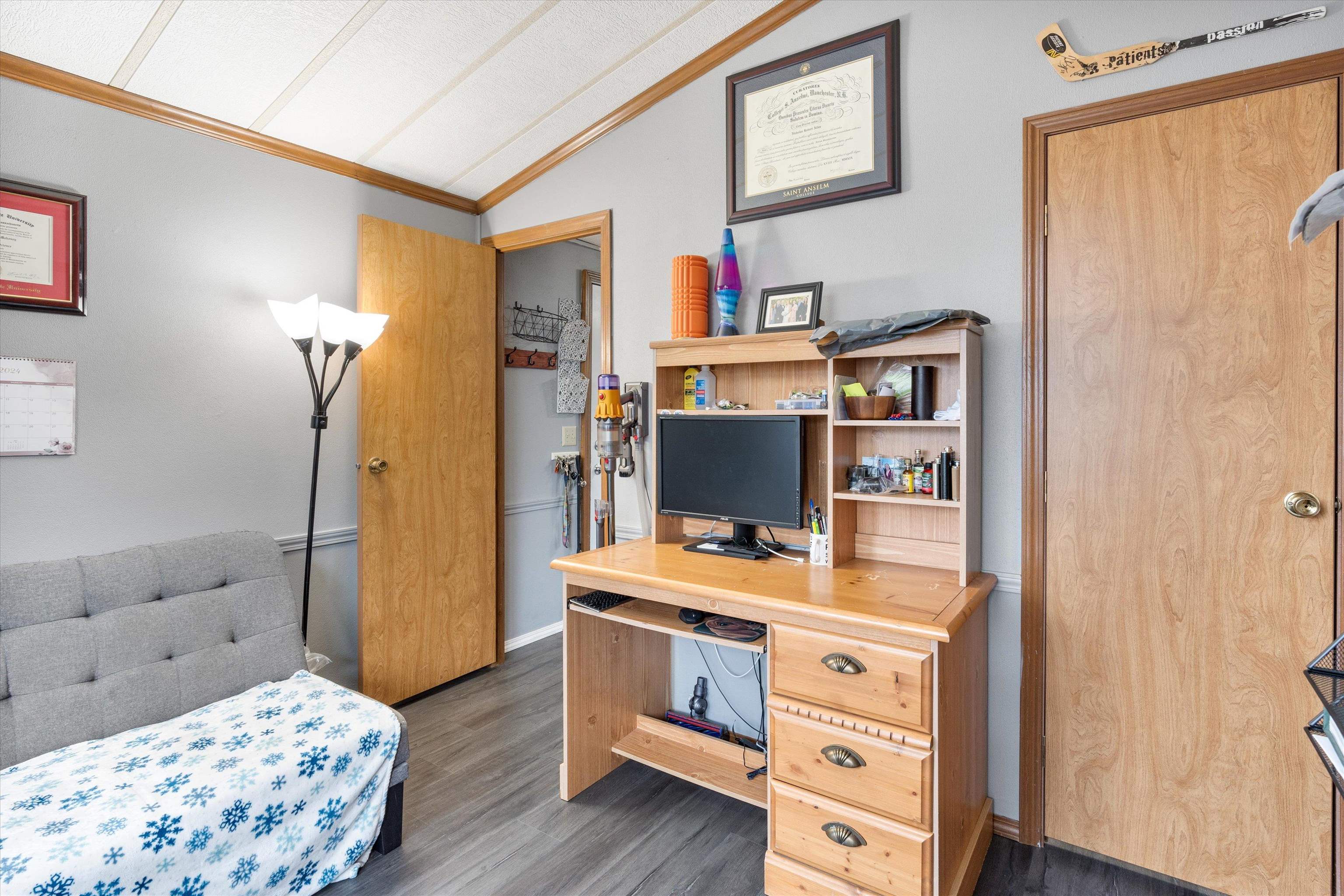 124 Colonial Village