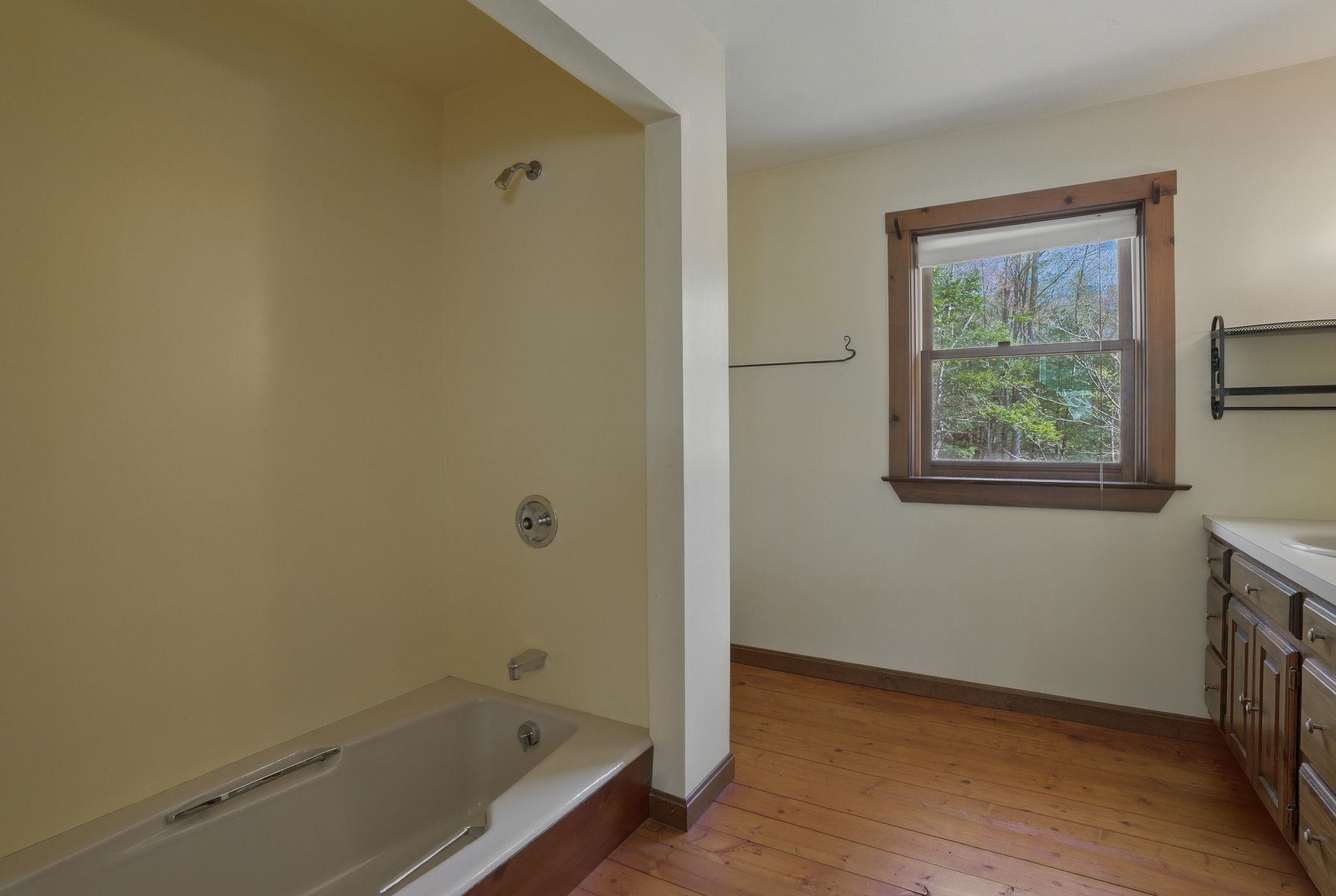 59 Horace Greeley Road Unit: 10-56-04