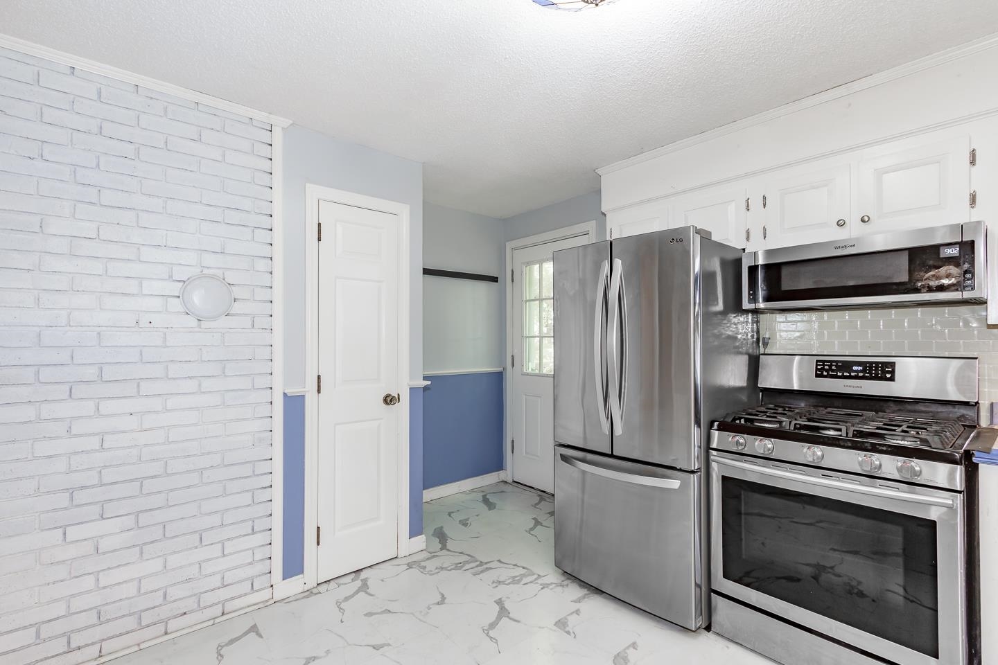 29 Lounsbury Lane
