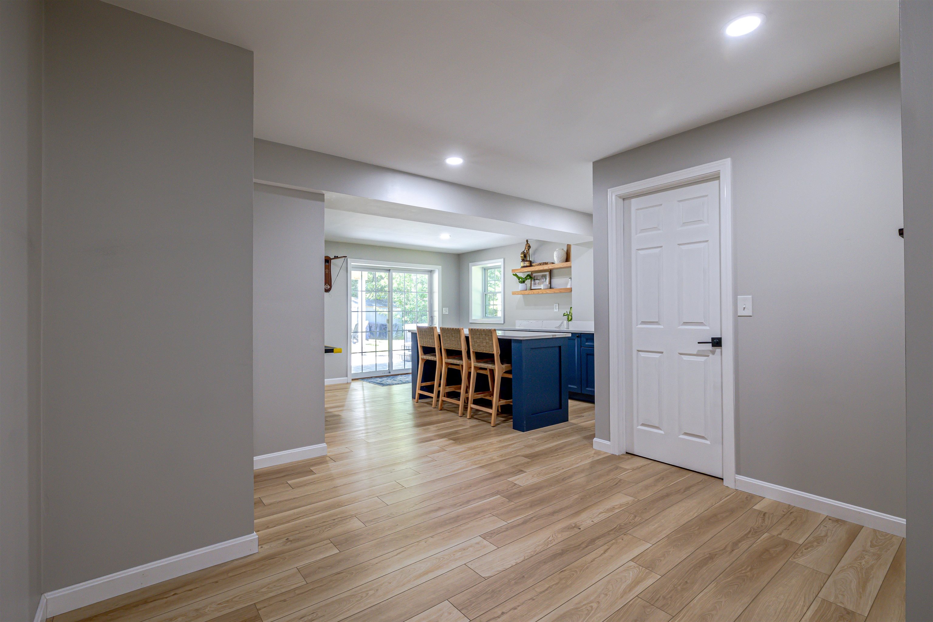 877 River Road