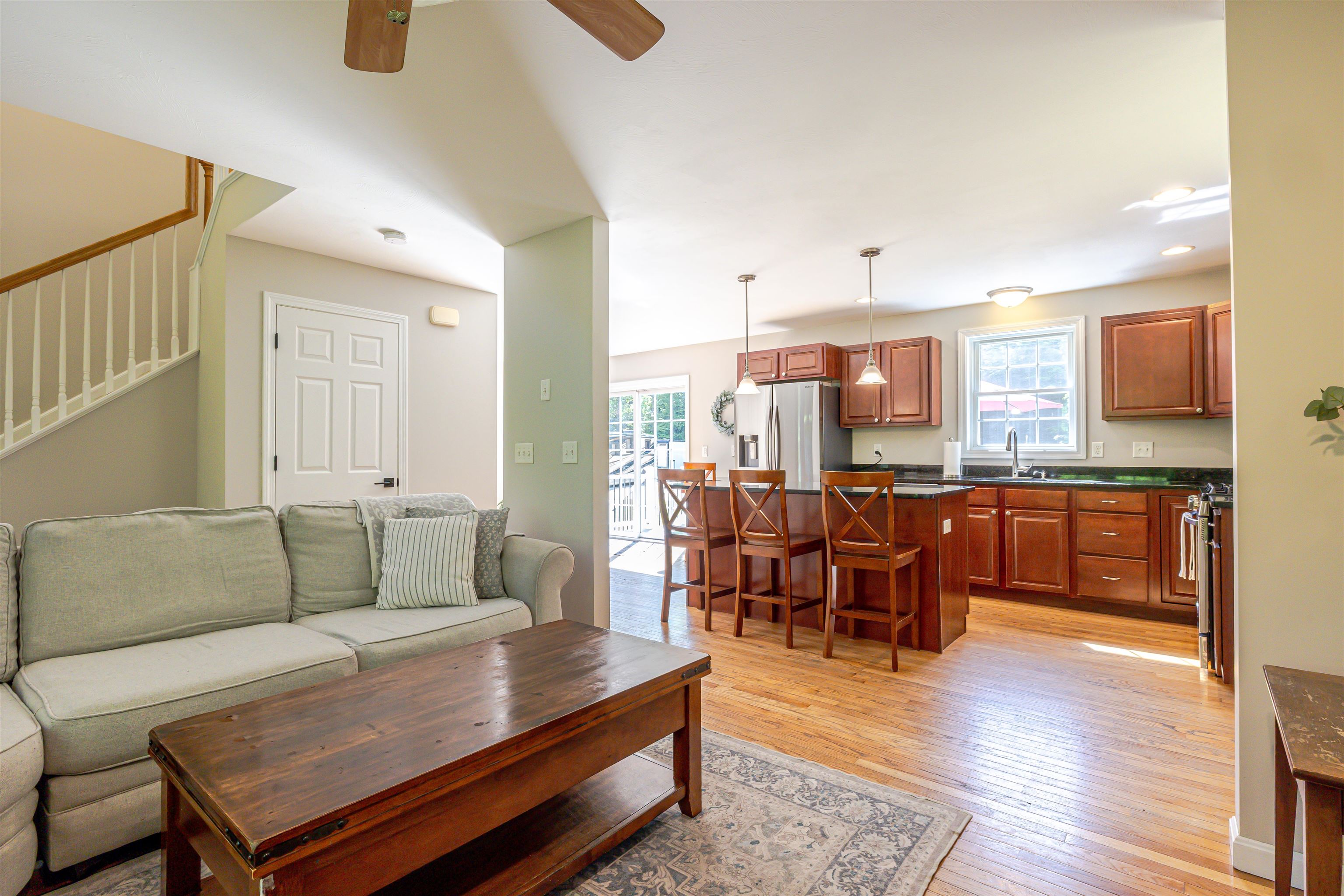 877 River Road