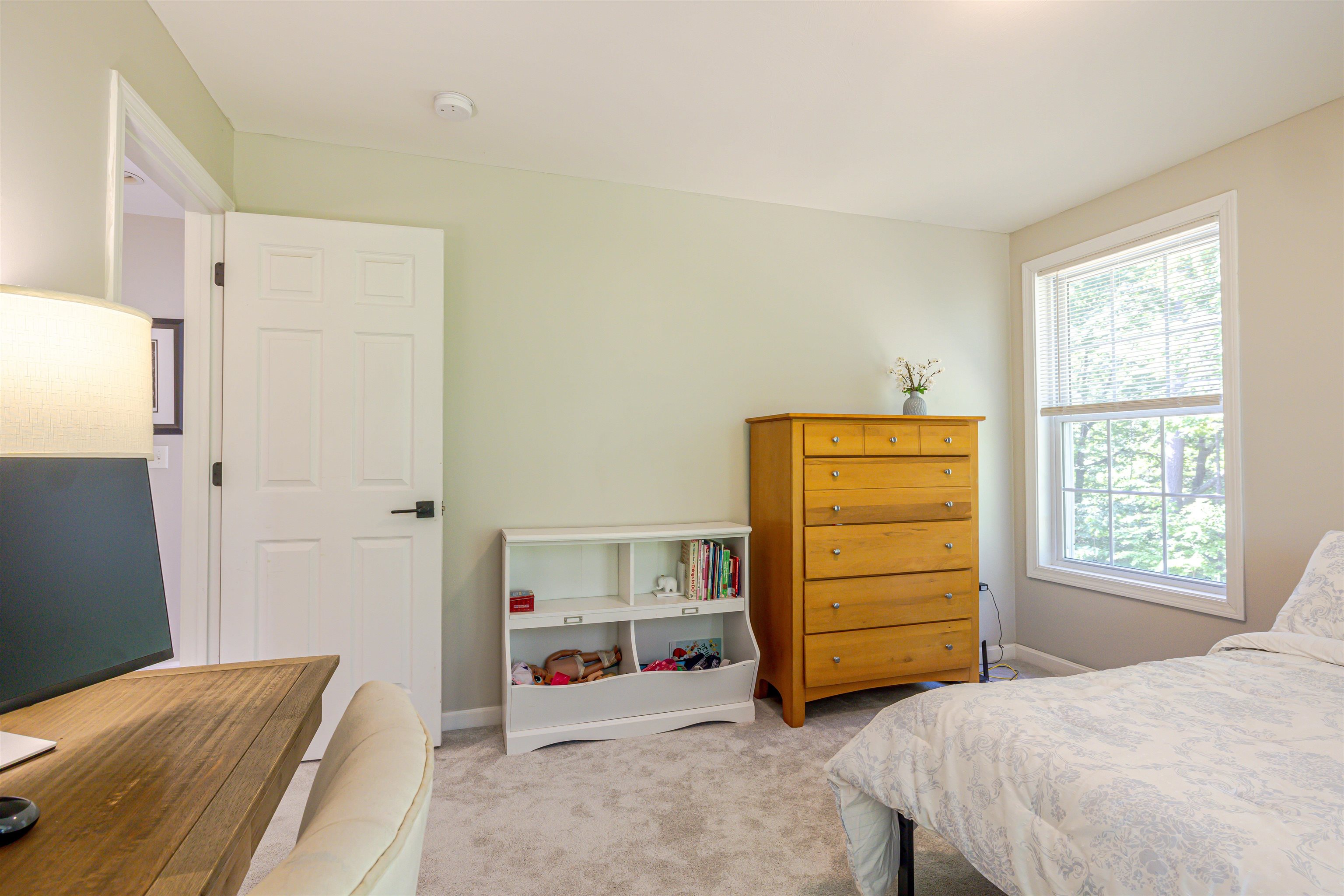 877 River Road