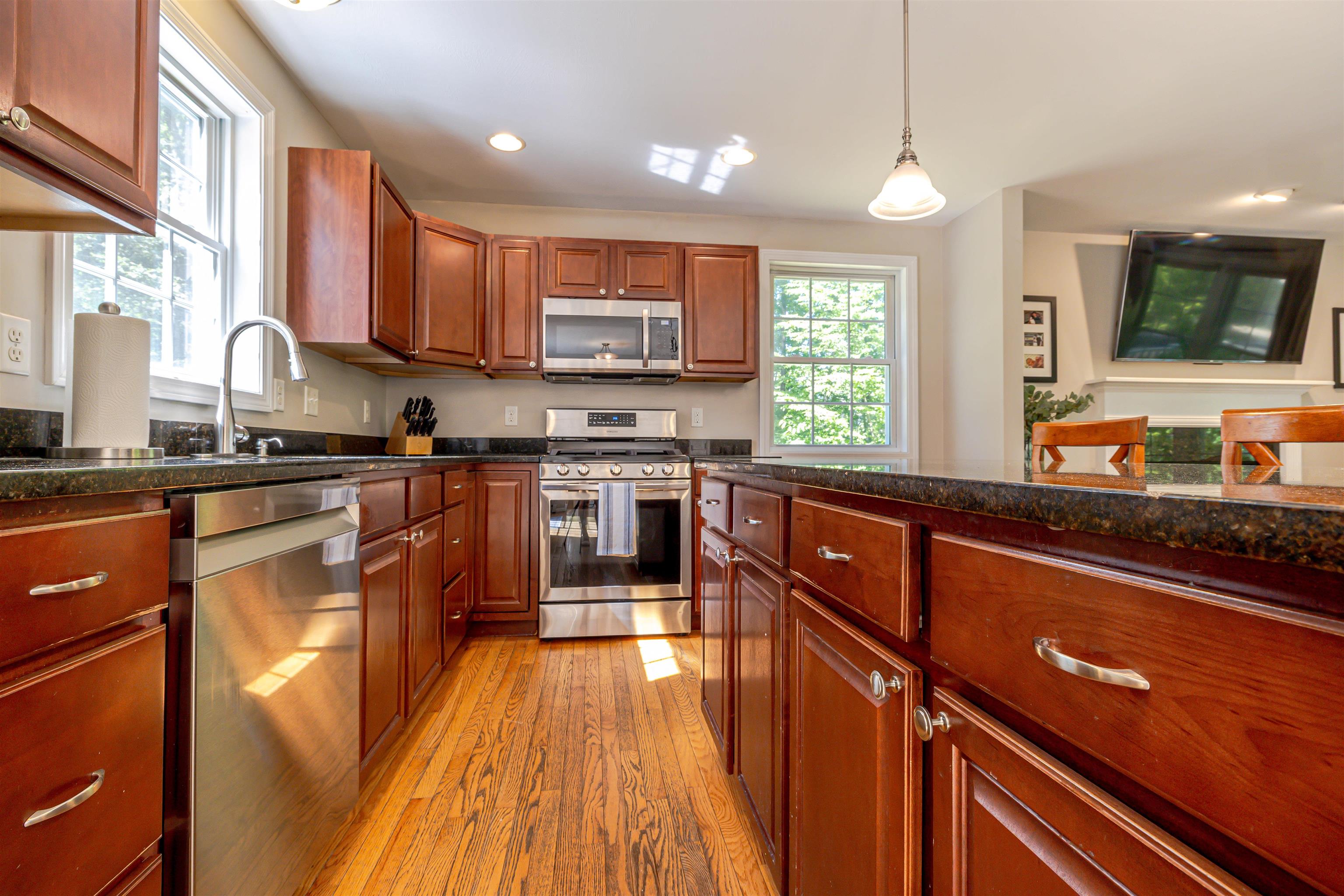 877 River Road