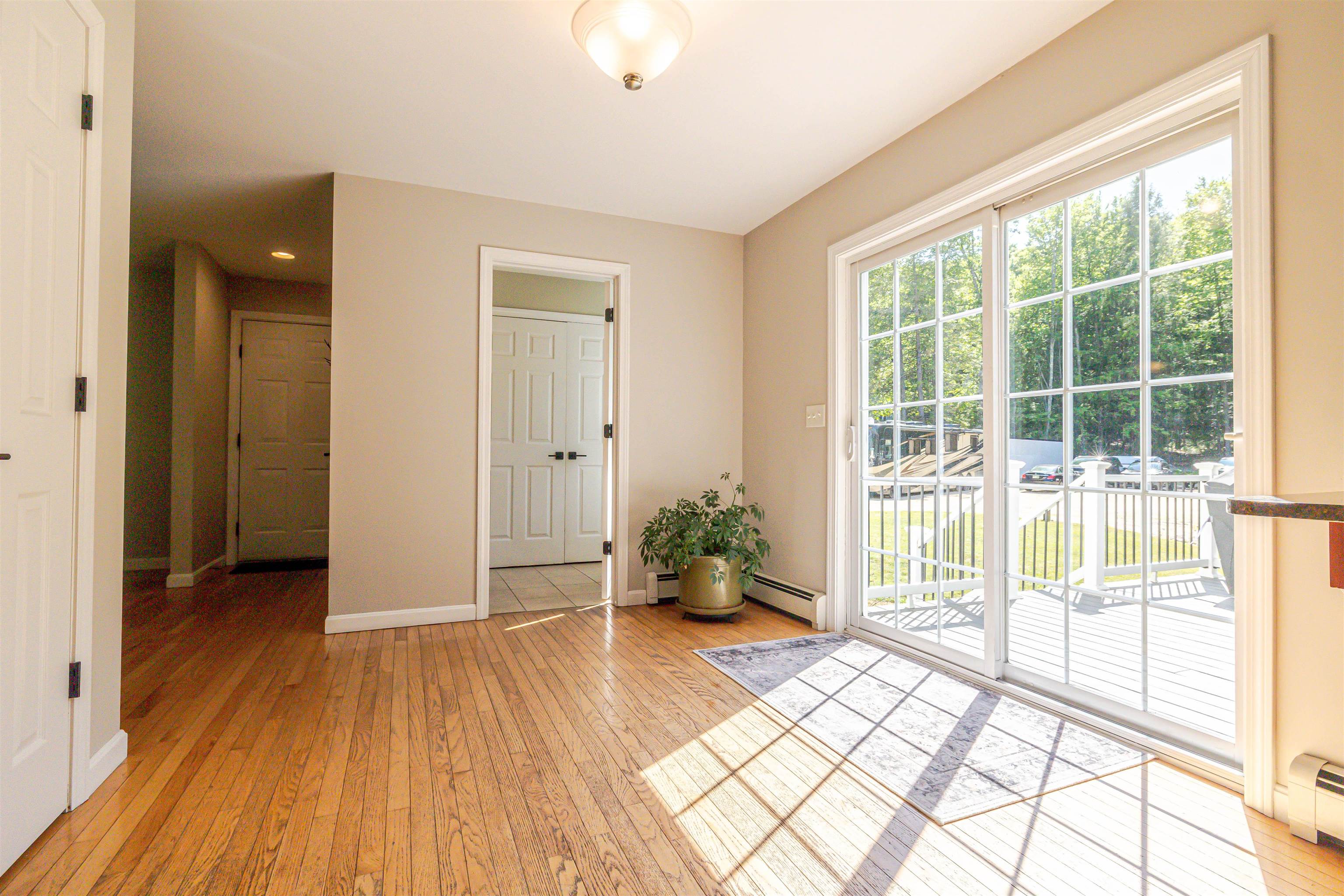 877 River Road