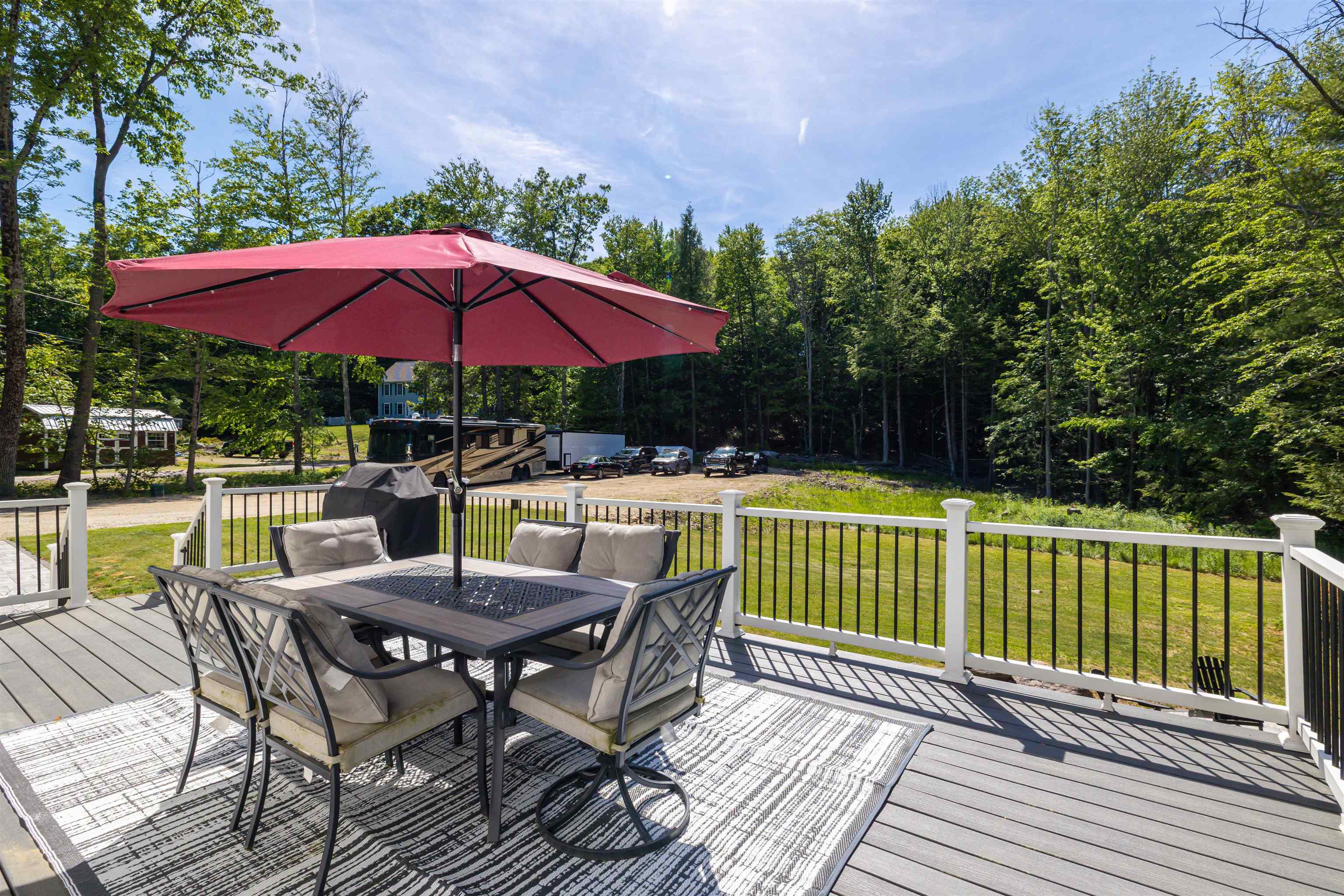 877 River Road