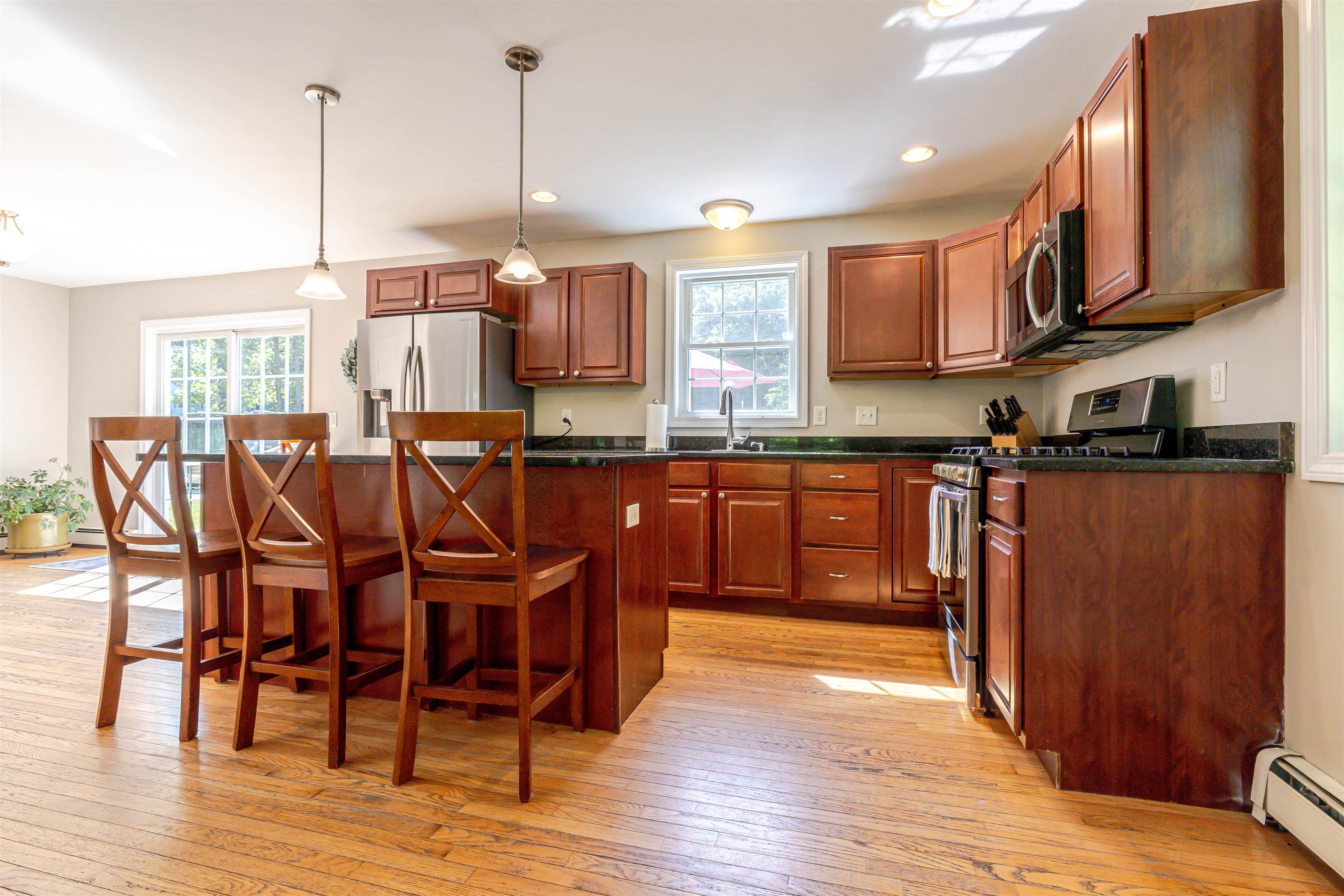 877 River Road