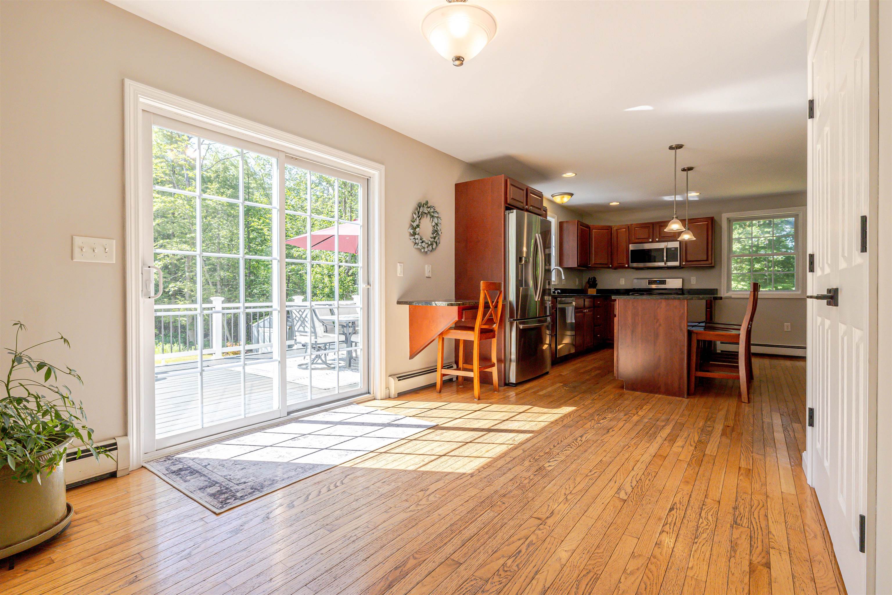 877 River Road
